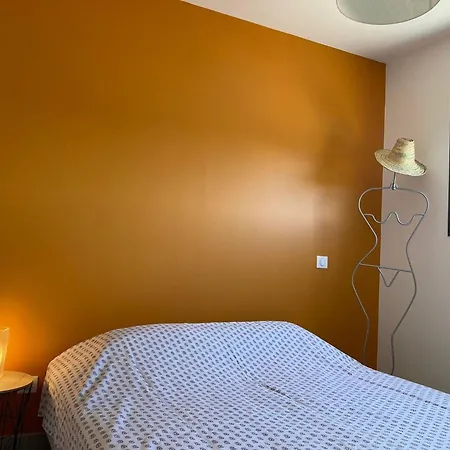Дом отдыха Villa In Sainte Valiere With Private Pool, Cleaning Included Sainte-Valiere